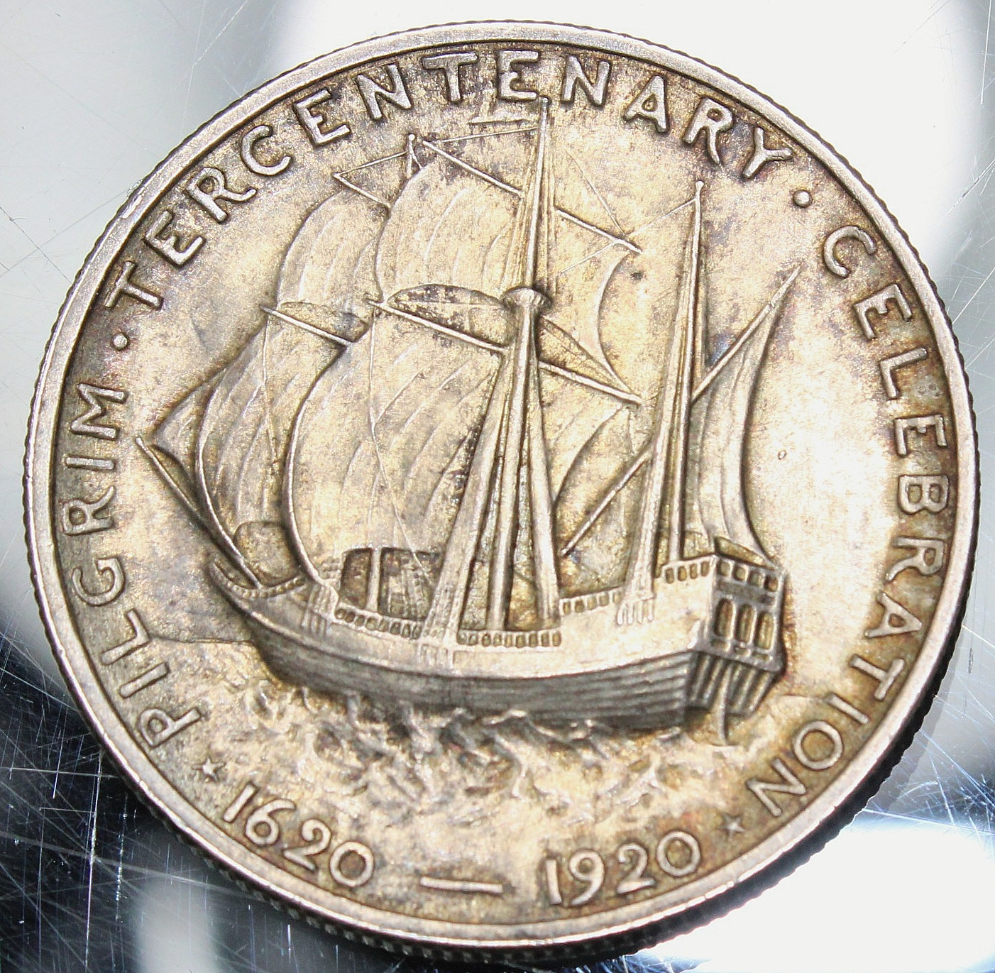 1920 Pilgrim Tercentennial Half Dollar Commemorative - AU Toned !!