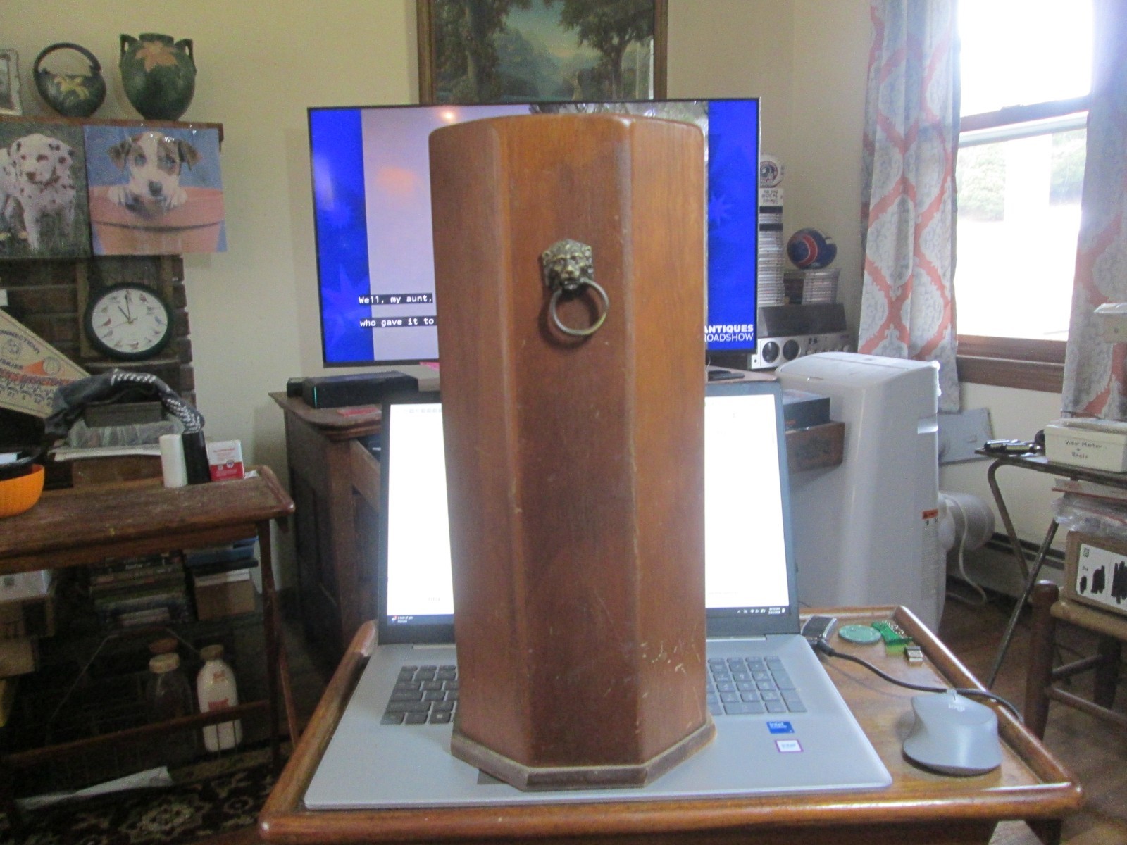 Vintage Wood 18" Umbrella Cane Stand Lion Head Accents Pulls