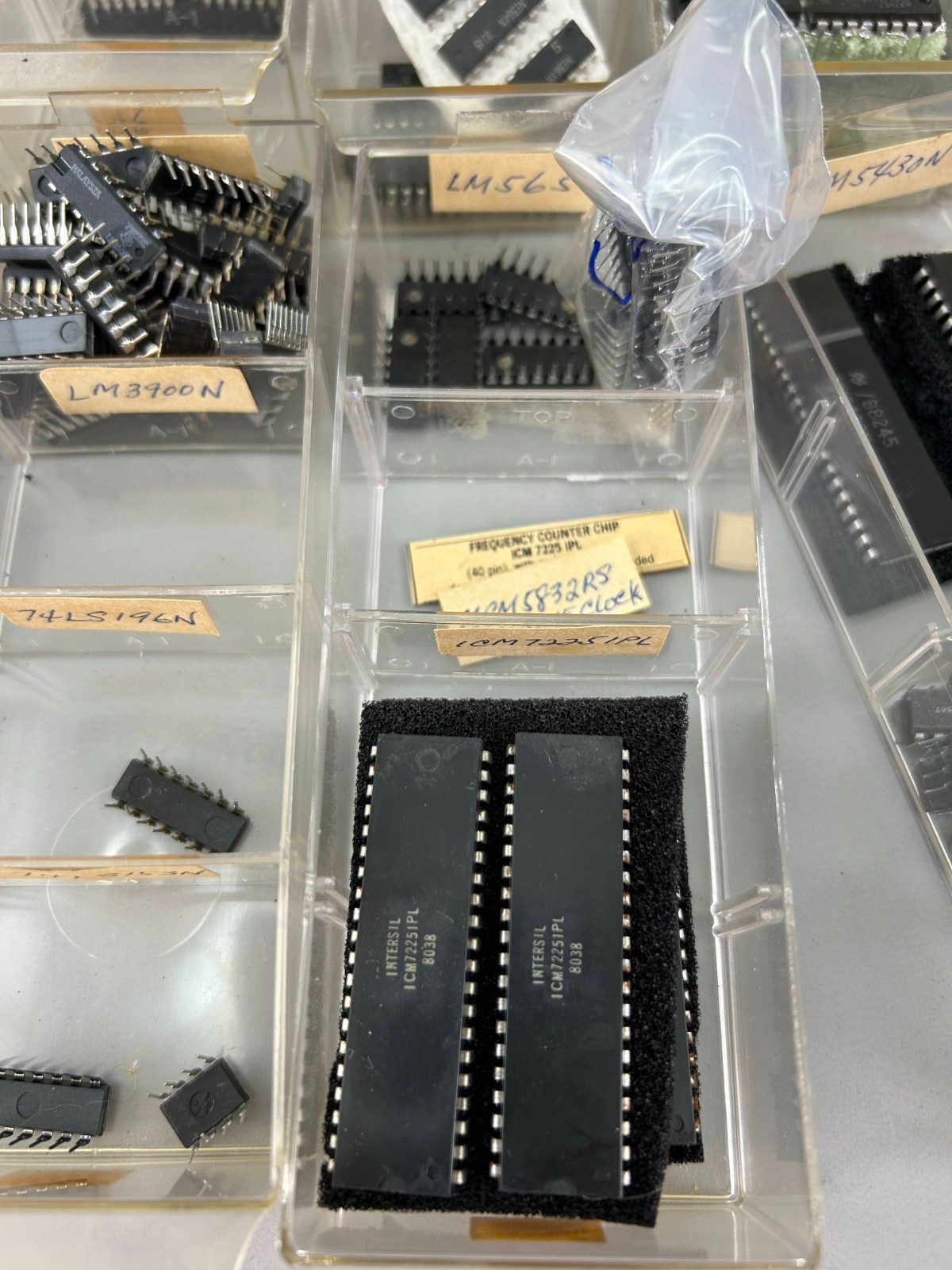 Vintage Integrated Circuits IC Lot Electronics Radio Repair New Old Stock