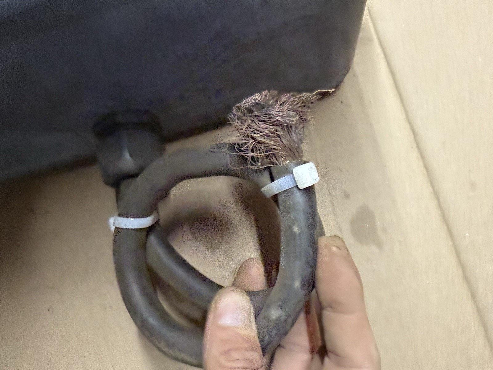 ESAB 300 AVS Mobilefeed Suitcase Portable Wire Feeder