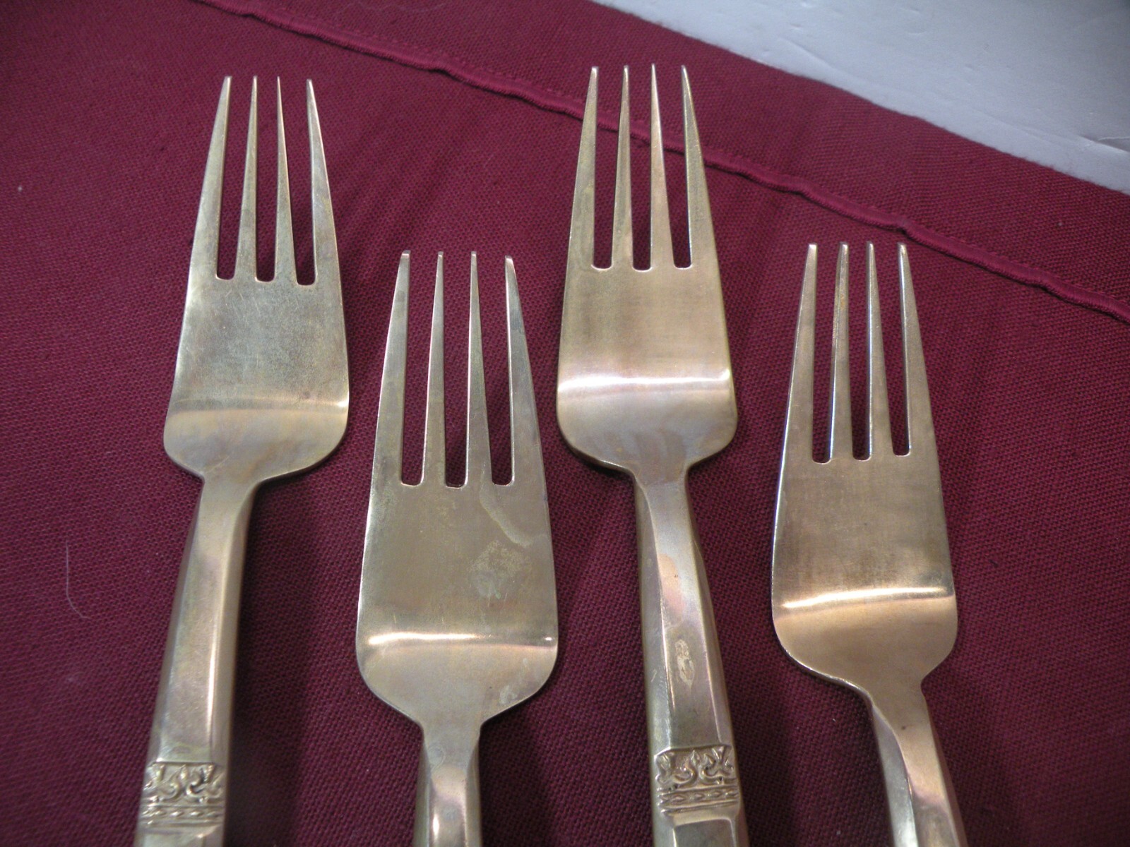 Set Of 4 Kings Design Bronze Bronzeware Dinner Forks 7 1/2"