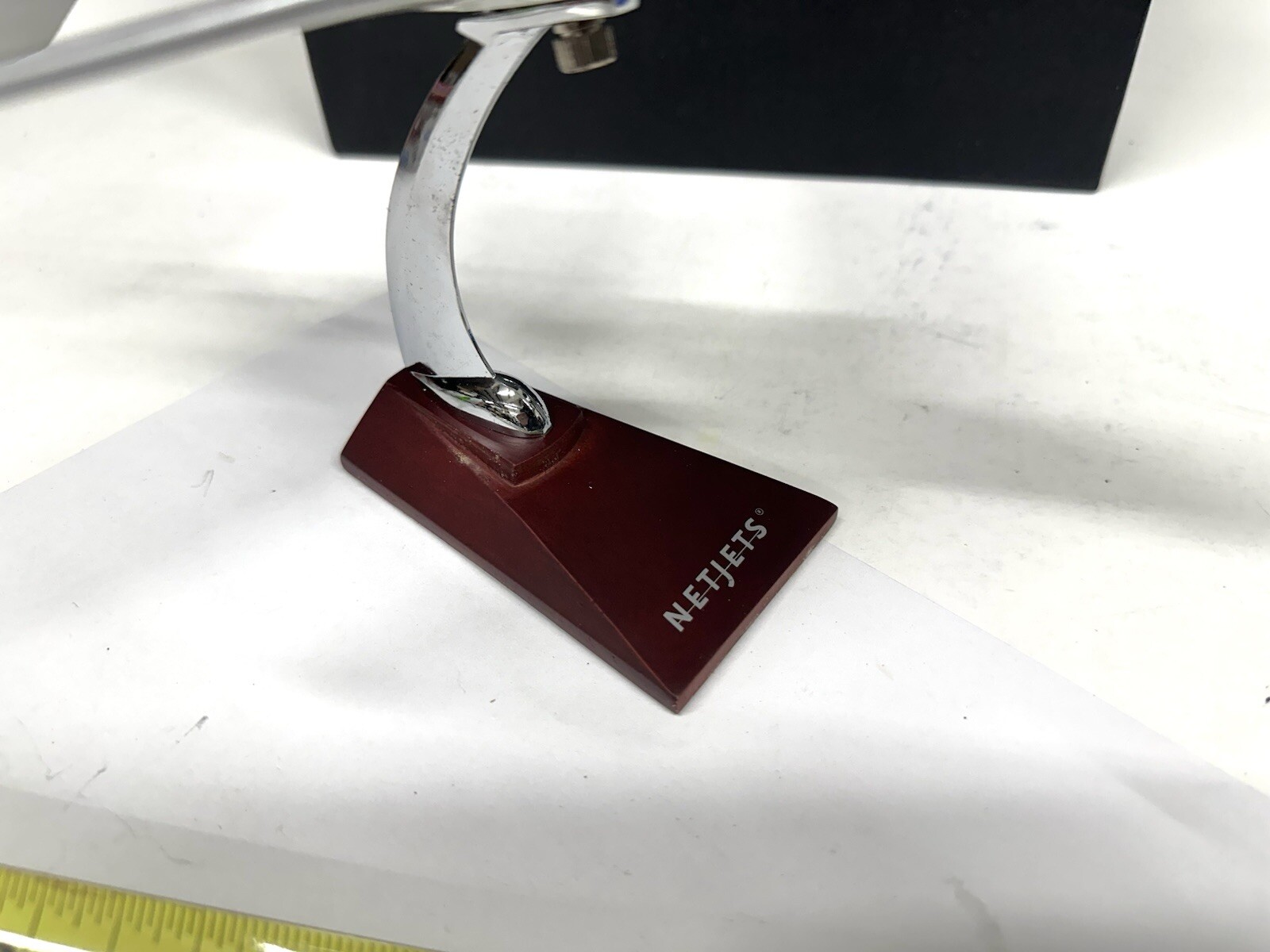 NEW Embraer Phenom 300 Jet By Netjets Airplane Model _ 1:72 Rare