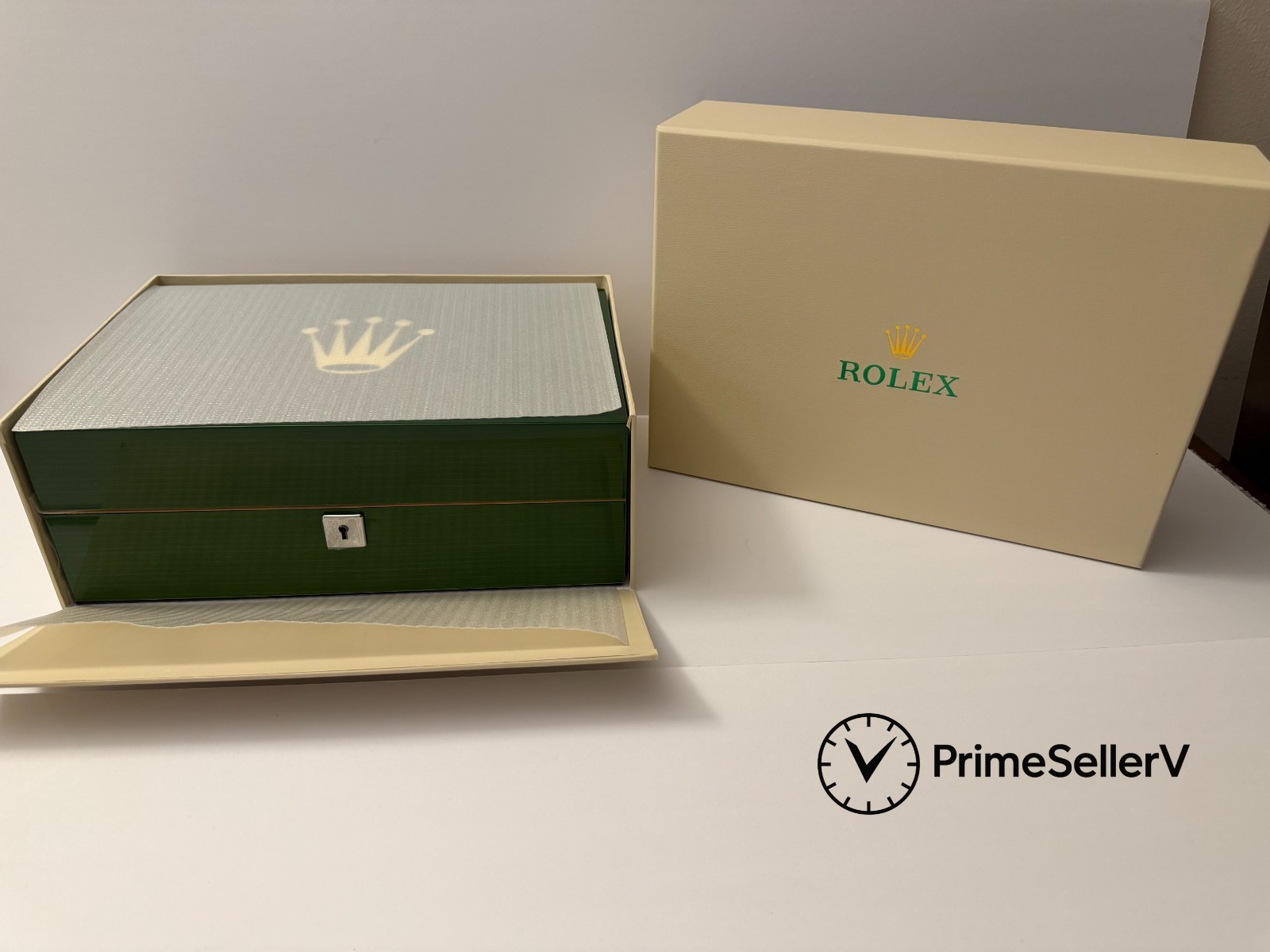 Luxury 10-Slot Green Wooden Watch Box – Premium Display Storage Case