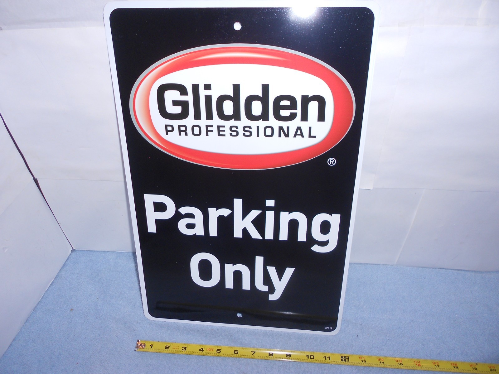 VINTAGE 12x18in NEW GLIDDEN PAINT PROFESSIONAL PARKING ONLY ADV SIGN METAL -X134