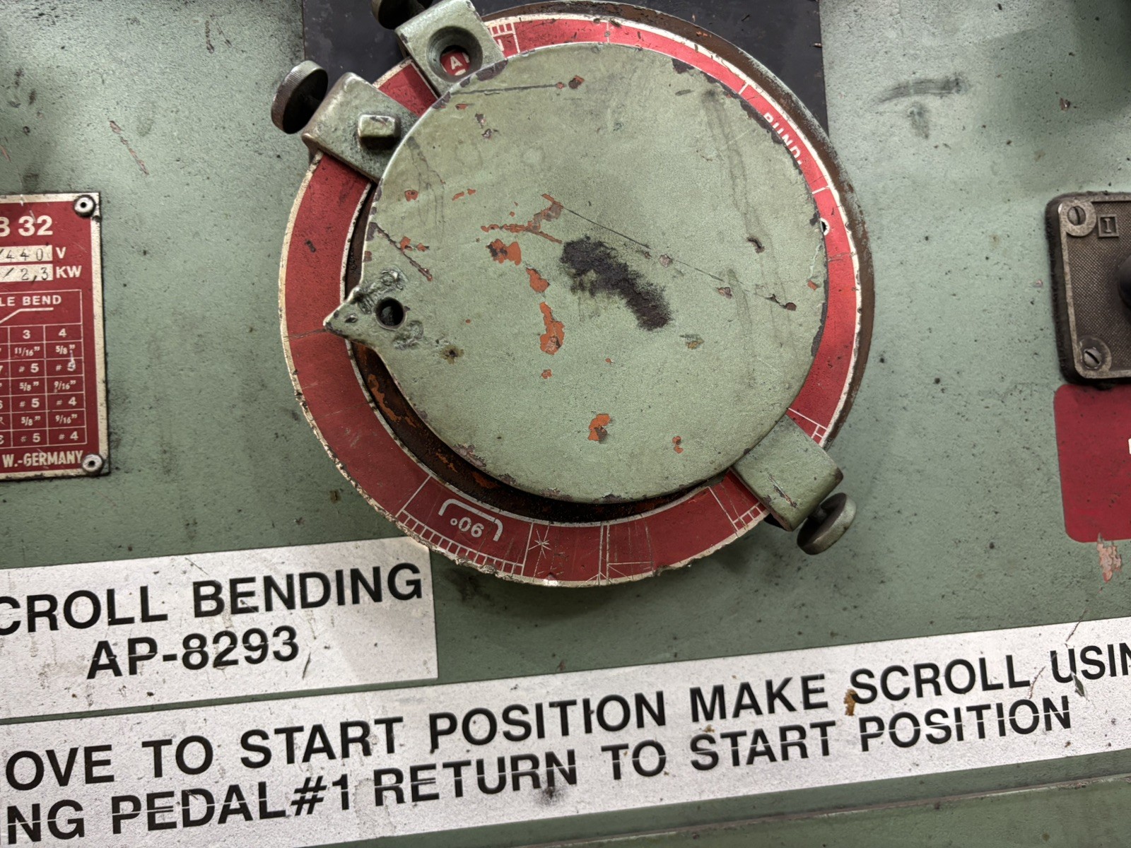 1985 1-1/4" STEINWEG MODEL #B32 REBAR, ROD & BAR ROTARY BENDER