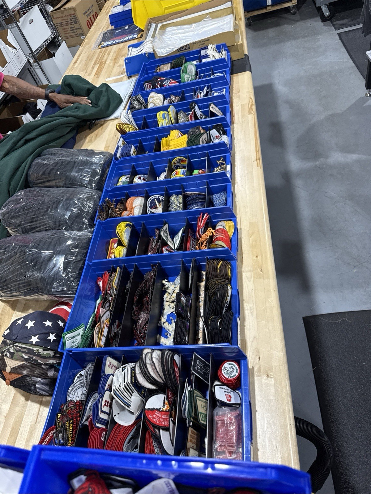 25 lot Random Mix High quality Sew / Iron on Patches Vintage Patches Embroidered