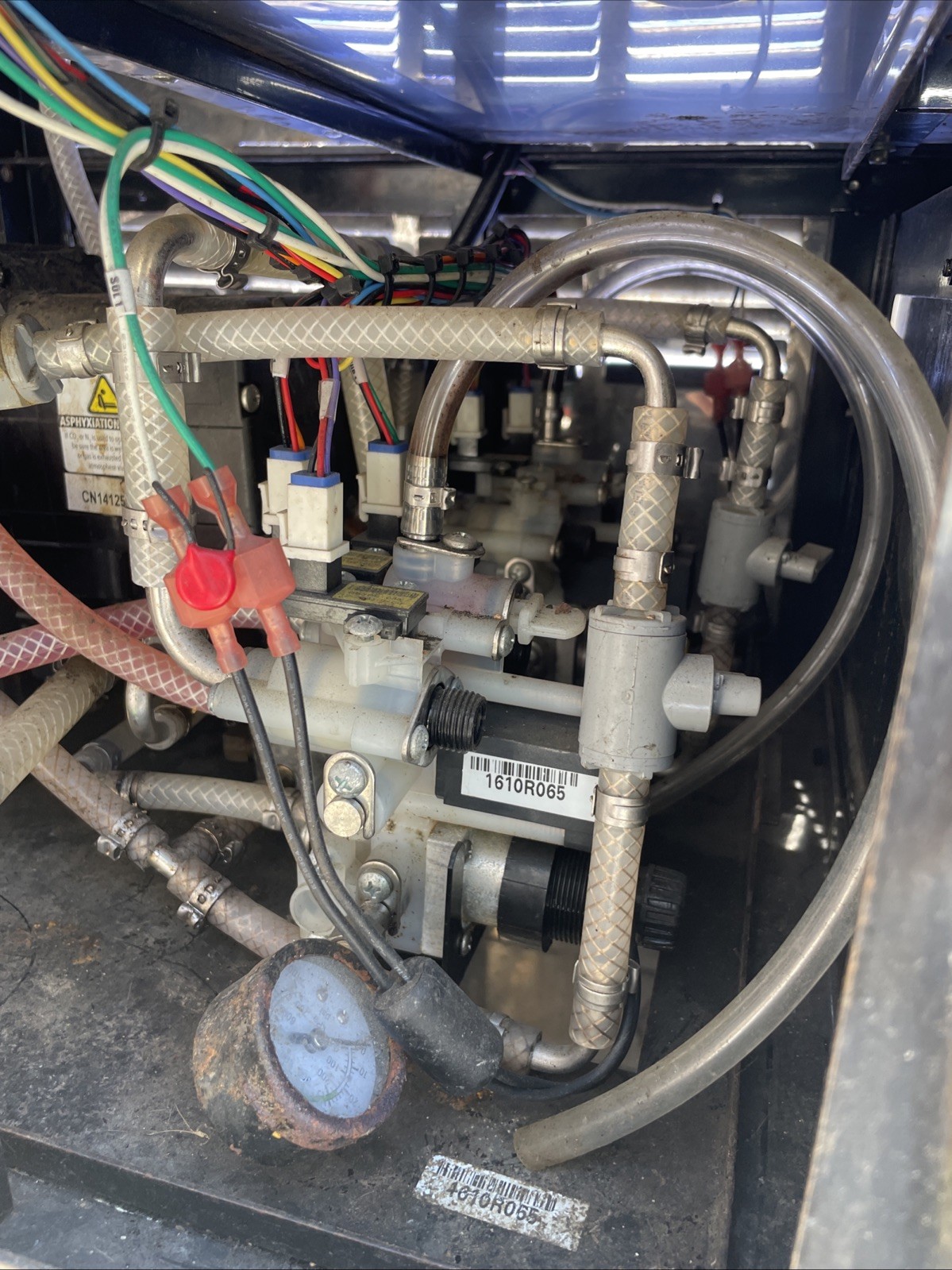 Slushy Machine Double Syrup Frozen Beverage Drink FBD 352 For Repair Or Parts.