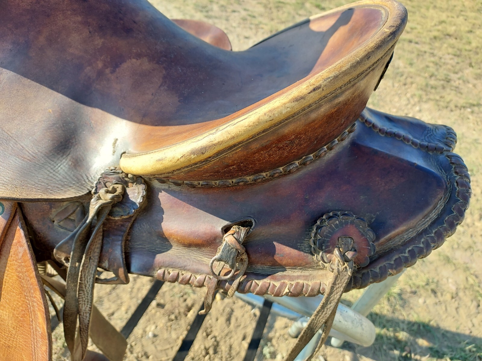 Vintage Whitney Maker Saratoga Wyo. - 14" Saddle - Heiser Fender