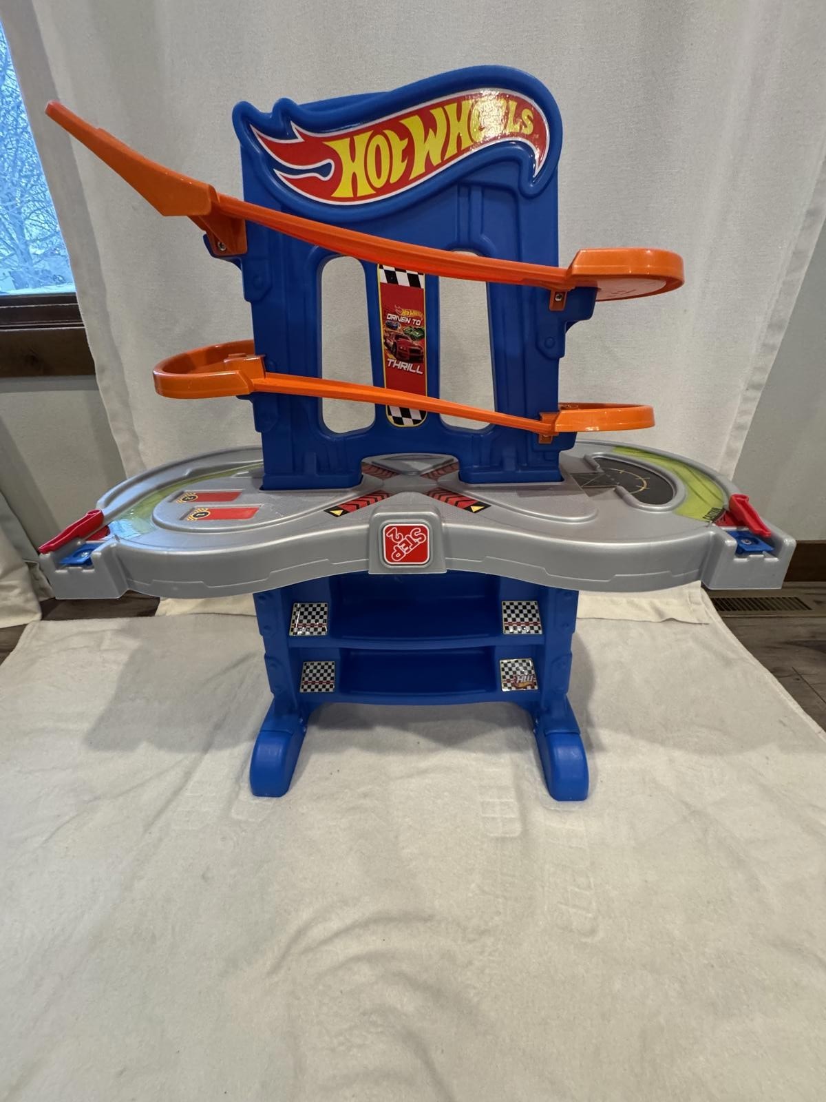 FREE SHIPPING Step 2 Hot Wheels Road Rally Raceway Car Track Play Table Step2