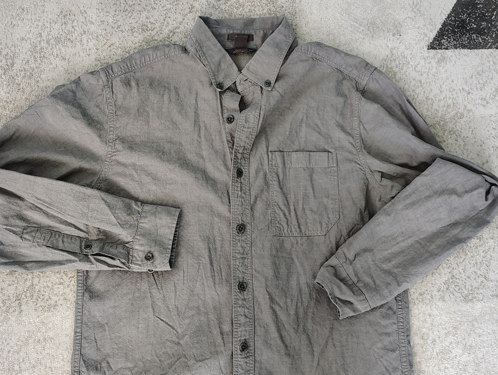 Eddie Bauer Men's Gray Chambray Button Front Shirt Medium