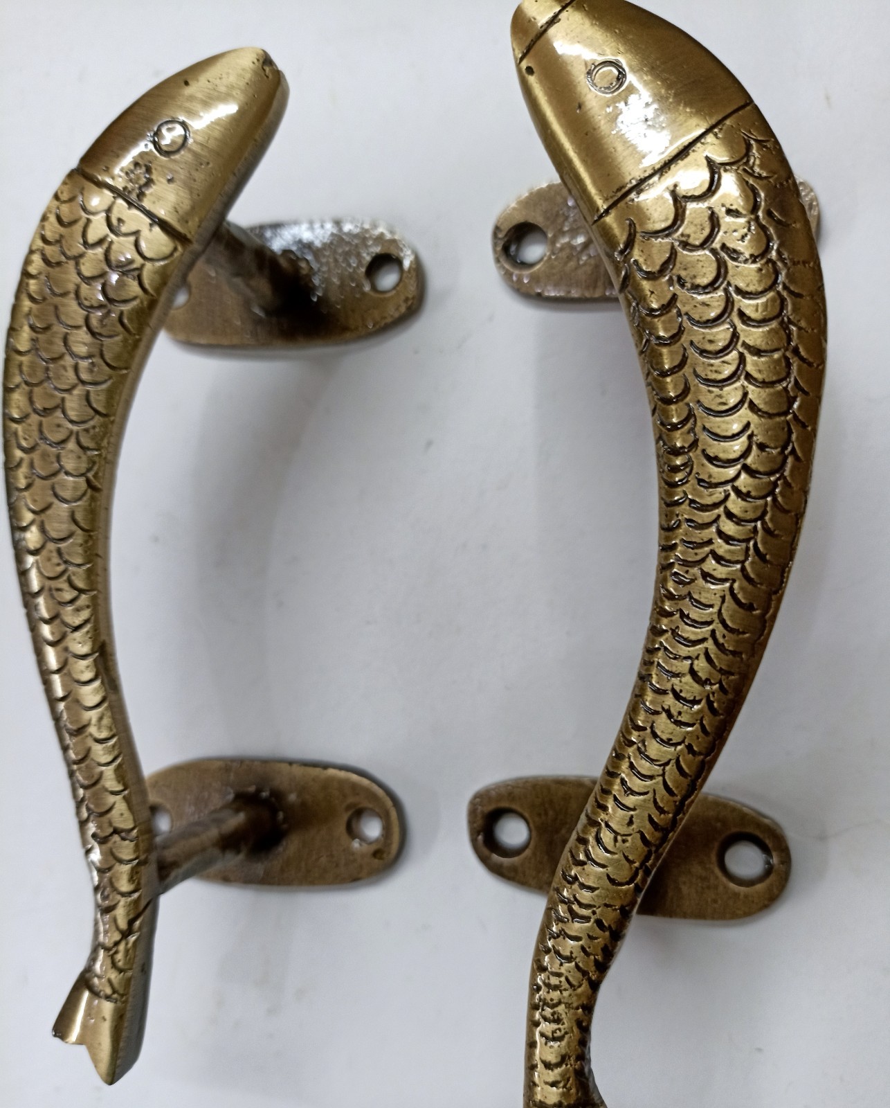 Lacquered Brass Curved Fish Home Window Pull Modern Door Grab Handle Pair AJ474