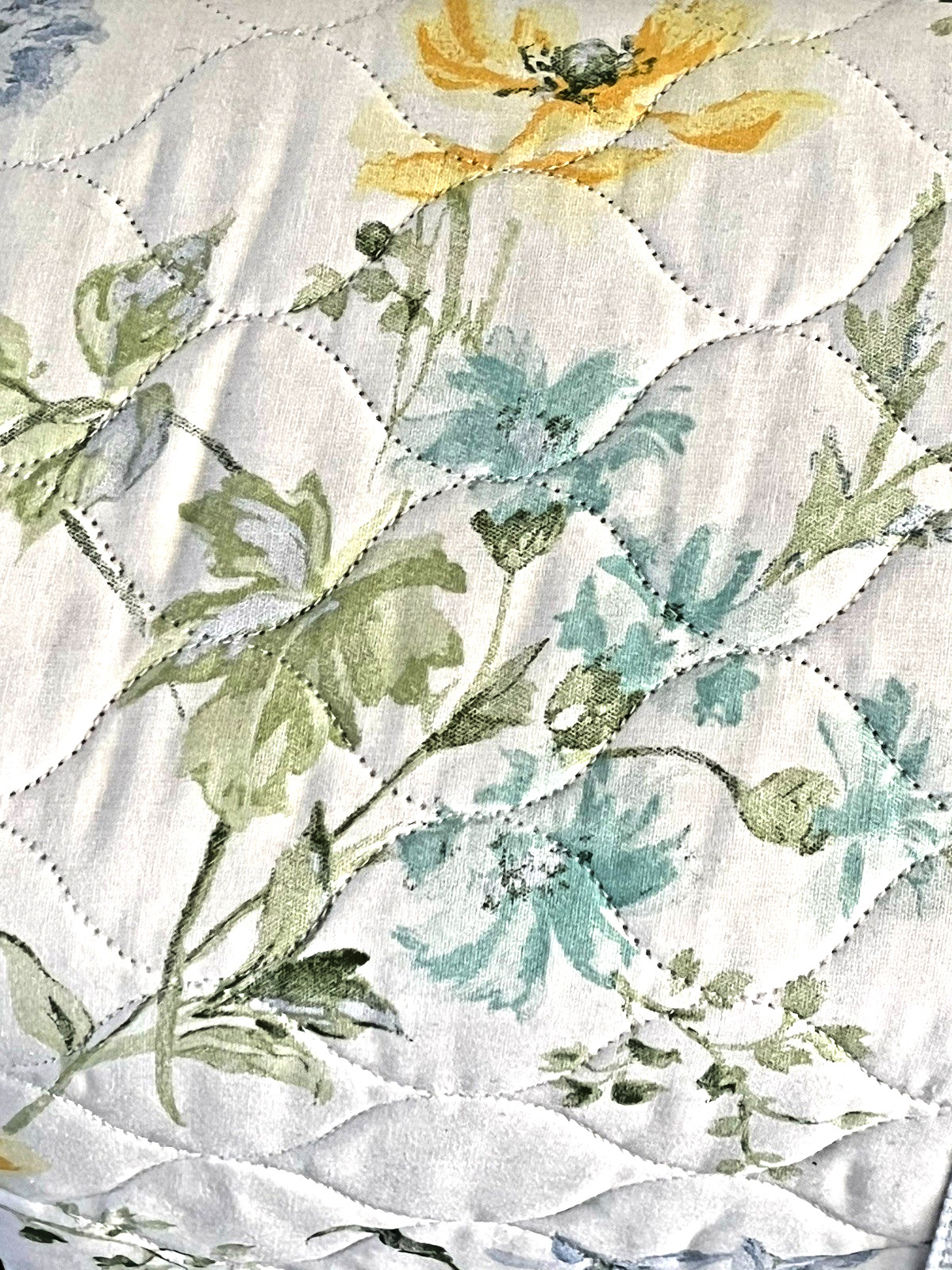 Laura Ashley Poppy Meadow Yellow Blue Floral Cotton Full/Queen Quilt Set