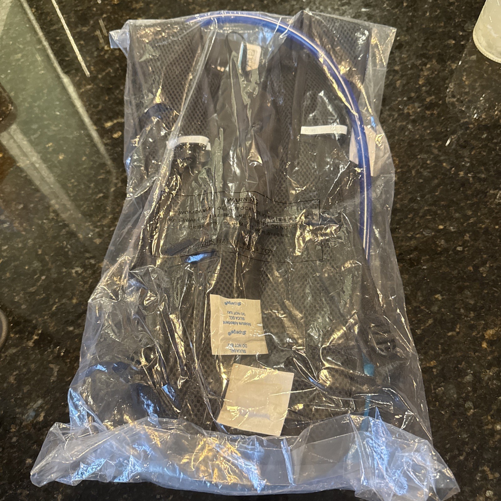 Black Camelbak ~ Rogue ~ 2.5L 85oz New Hydration Pack Big Bite Valve ~ NWT