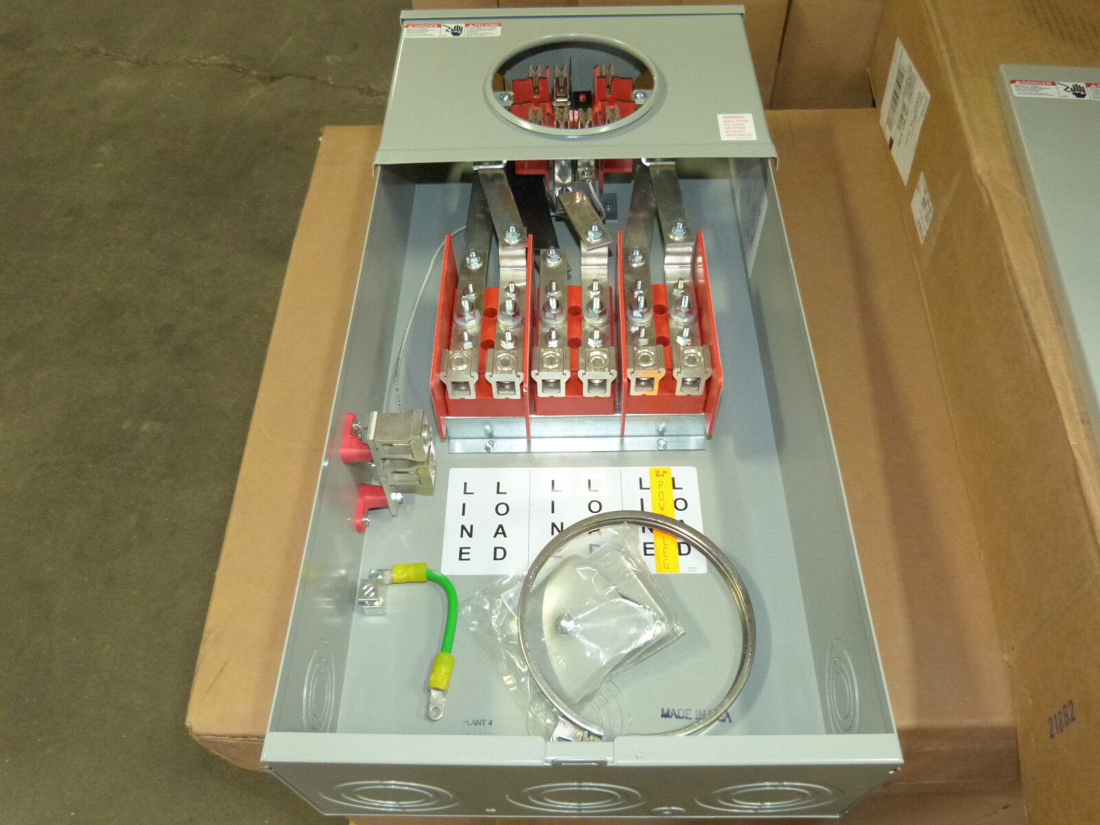 Meter Socket 127TB 7 Jaw 200A 3 Phase 600V Milbank NEW
