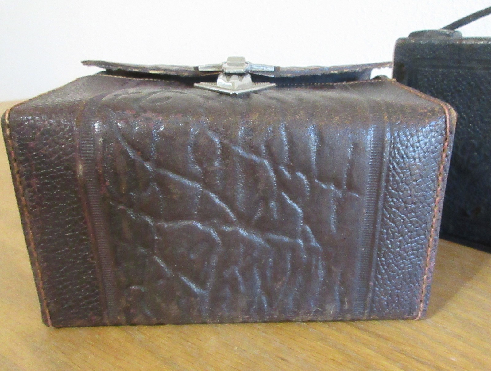 (O) Balda Rollbox Camera w/ Leather Case and Remote Cable Thread, 1930s