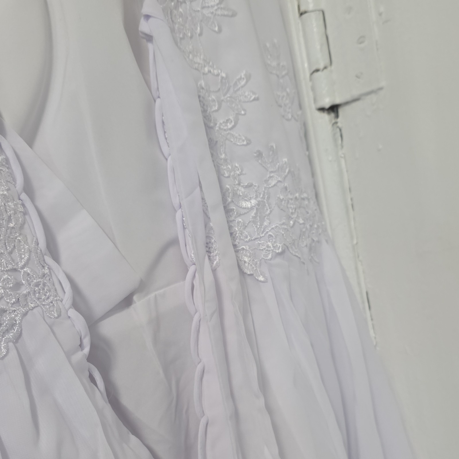 Geforsp White Lace Sleeveless V Neck Corset Wedding Dress 100% Polyester