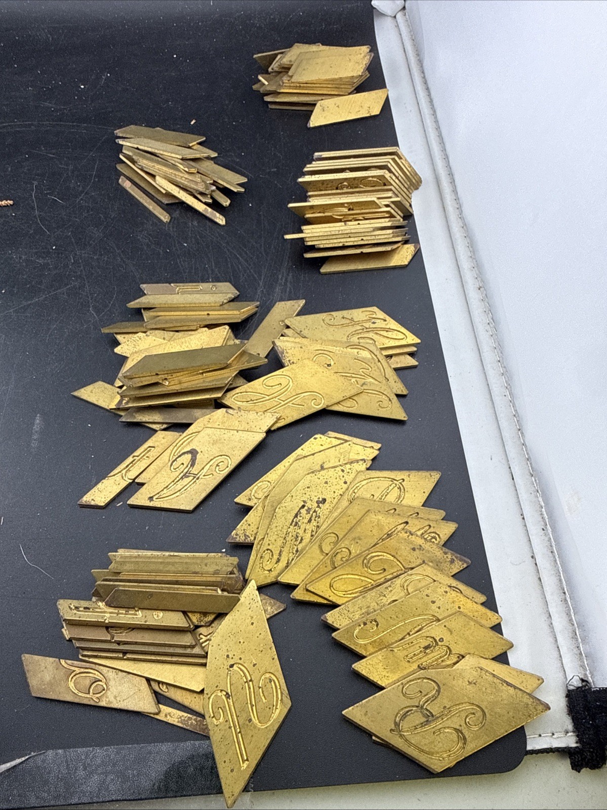 New Hermes 35-337 ( Old No. 55 ) Connecting Script Brass Engraving 3/4" Font Set