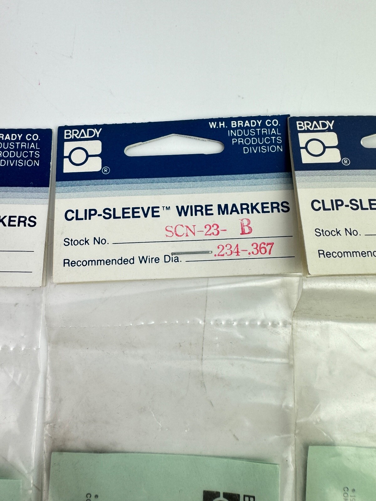 BRADY SCN-23 ASSORTED CLIP-SLEEVE WIRE MARKERS *LOT OF 4 BAGS*