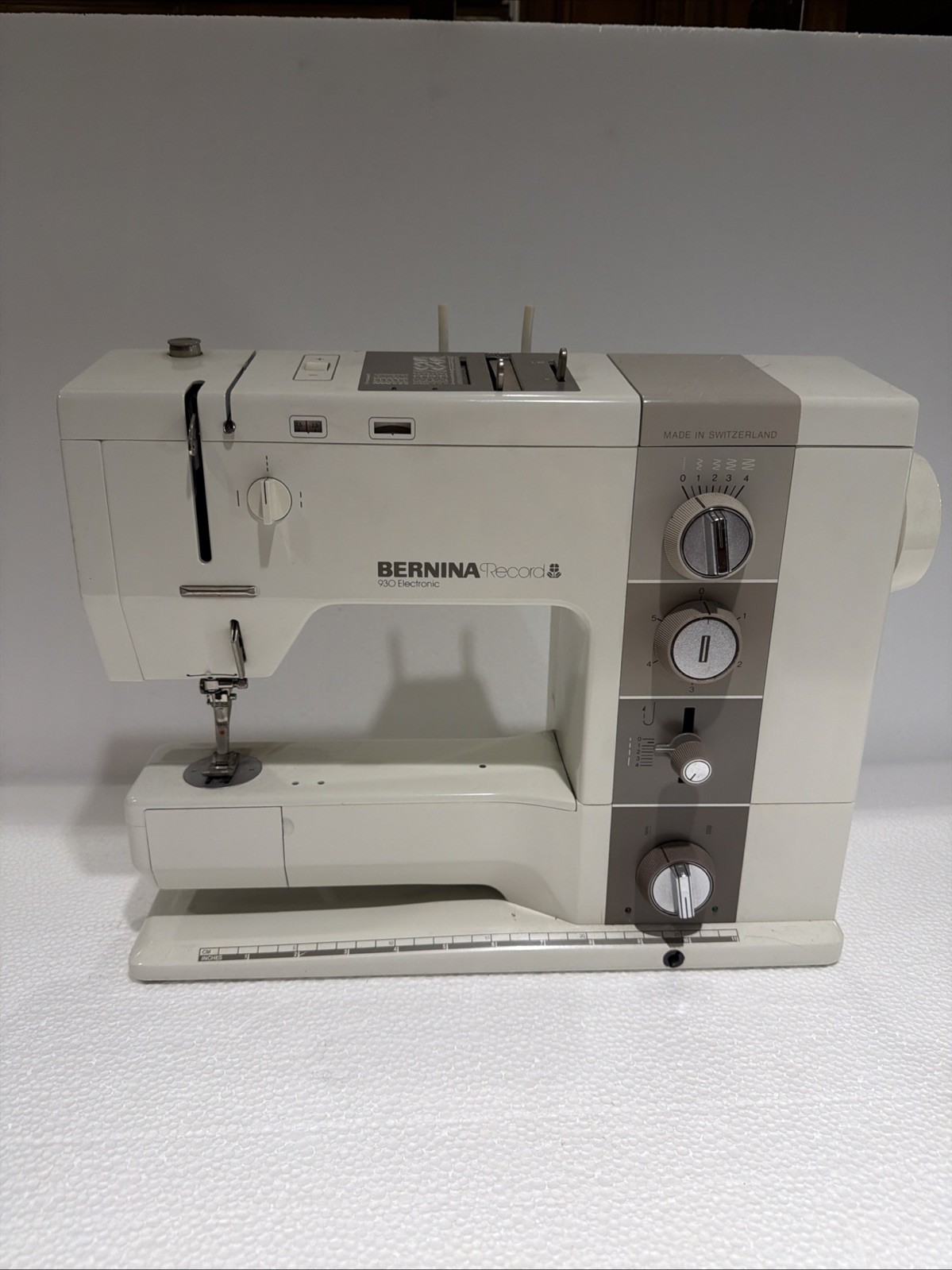 BERNINA Record 930 Electronic Sewing Machine UNTESTED No Power Cord No Pedal