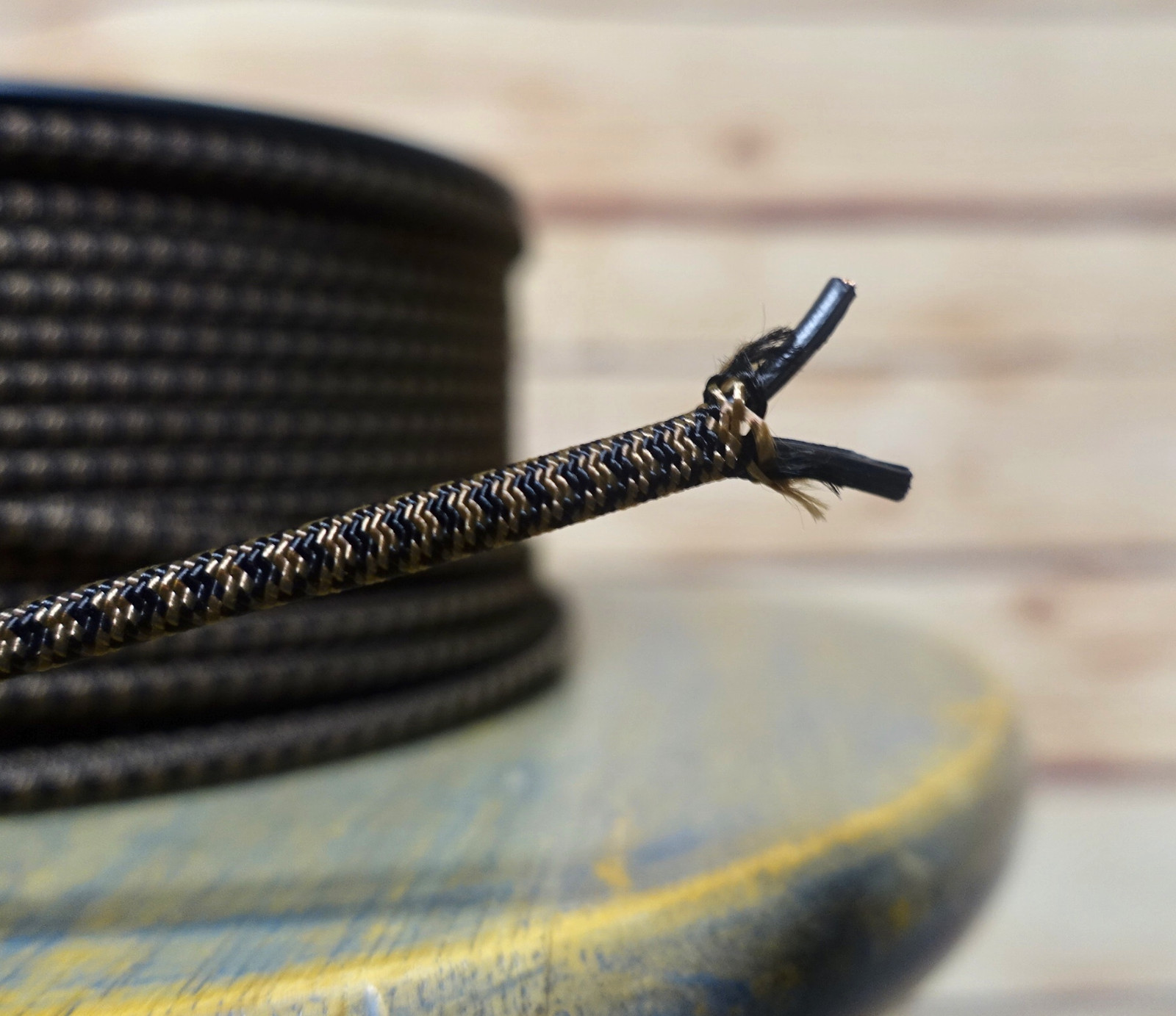 Black/Brown 2-Wire Flat Cloth Covered Cord, Fabric 18ga Vintage Style Lamps, USA