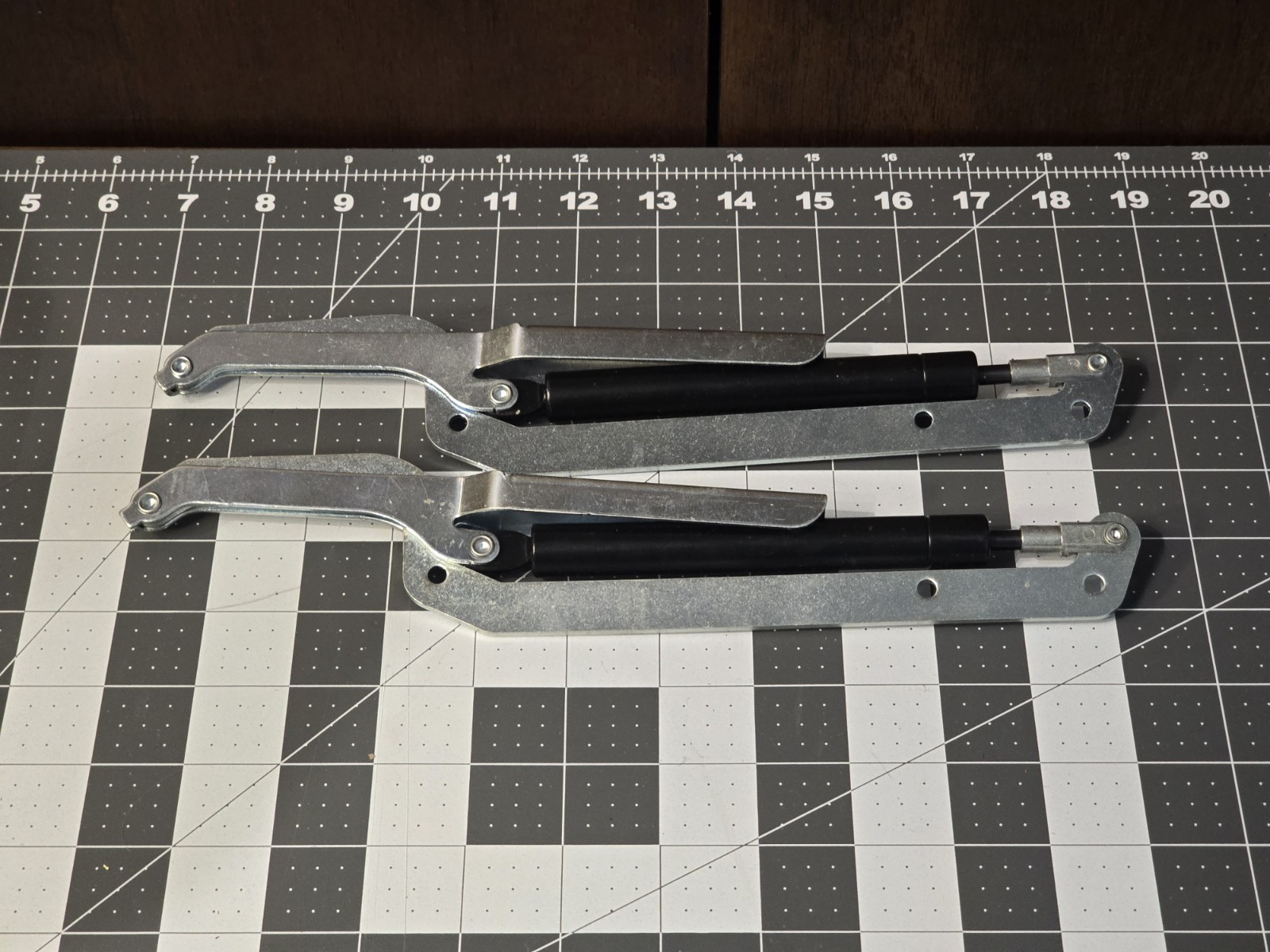 Original Keter NPS Piston Hinge For Keter Storage Boxes, New Lot Of 2