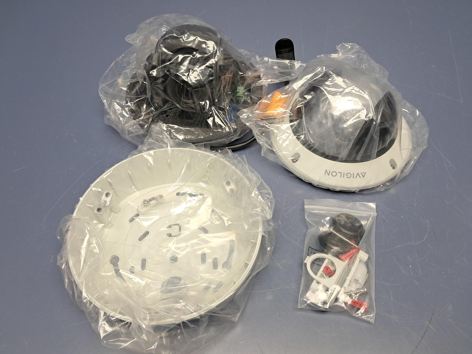 Motorola Avigilon - 8.0C-H6A-D1-IR - 8MP Dome Camera