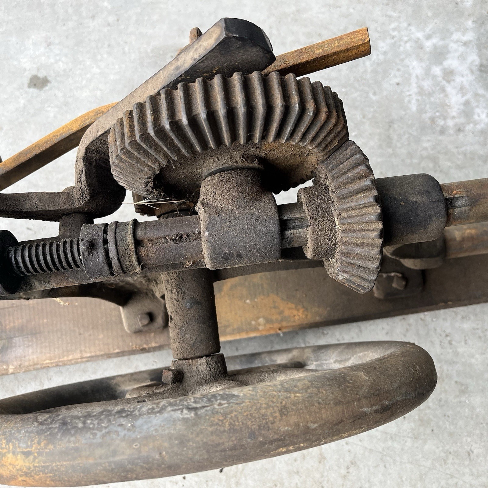 Vintage Champion Blower & Forge Co. Hand-Crank Drill Press Lancaster NOT SEIZED