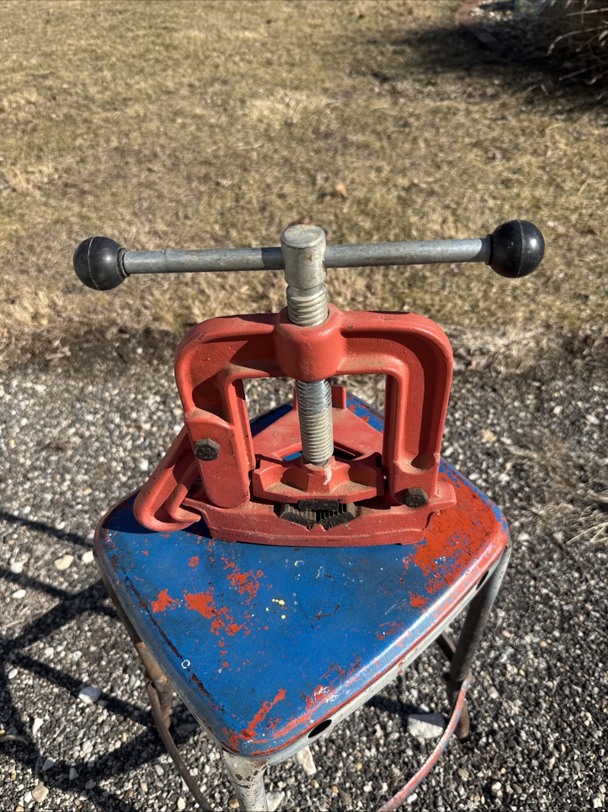 Pipe Vise. Pipe Clamp. Tool Cast Iron. Heavy Duty. (T11)