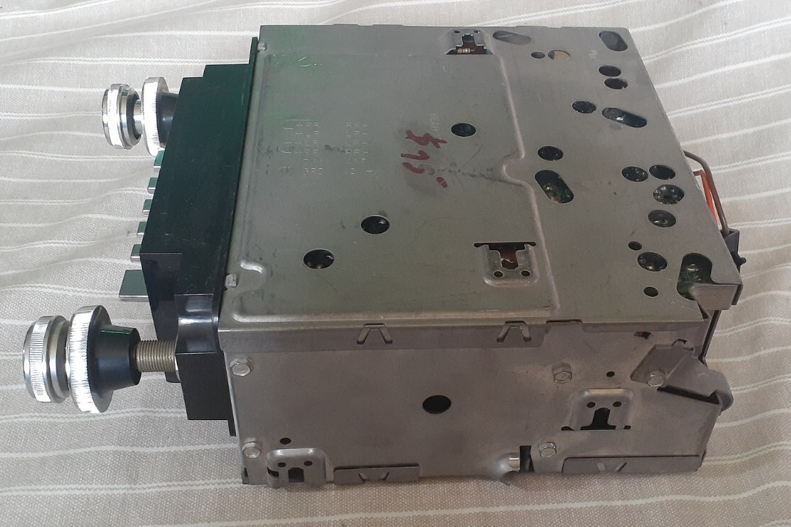 Vintage GM Cadillac Delco OEM AM/FM ETR Radio 20CETR1 16020870, Woodgrain Knobs