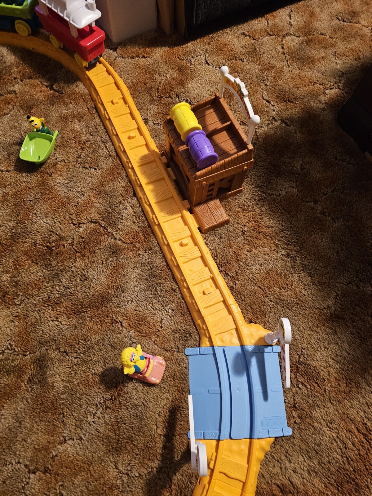 Sesame Street Elmo’s Radio Control Railroad 30 Piece Set