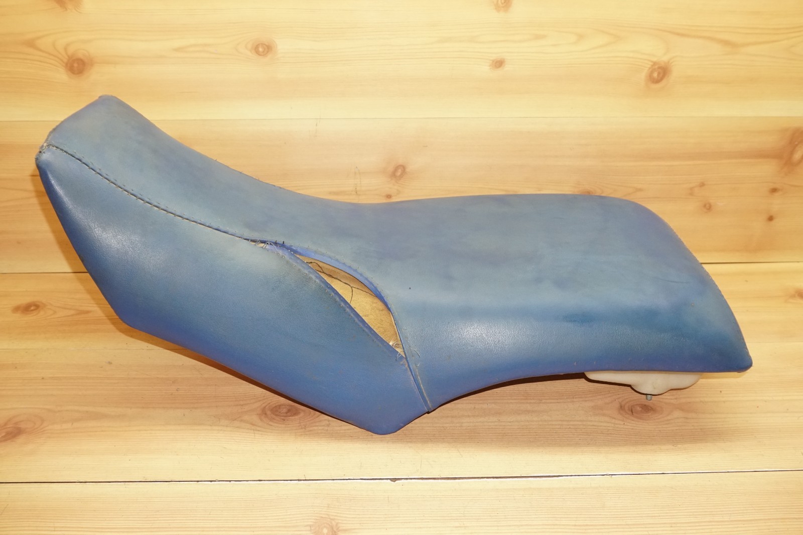 1983 1984 Honda ATC250R ATC250 ATC 250R OEM Seat Cover Foam Pan 77100-964-003