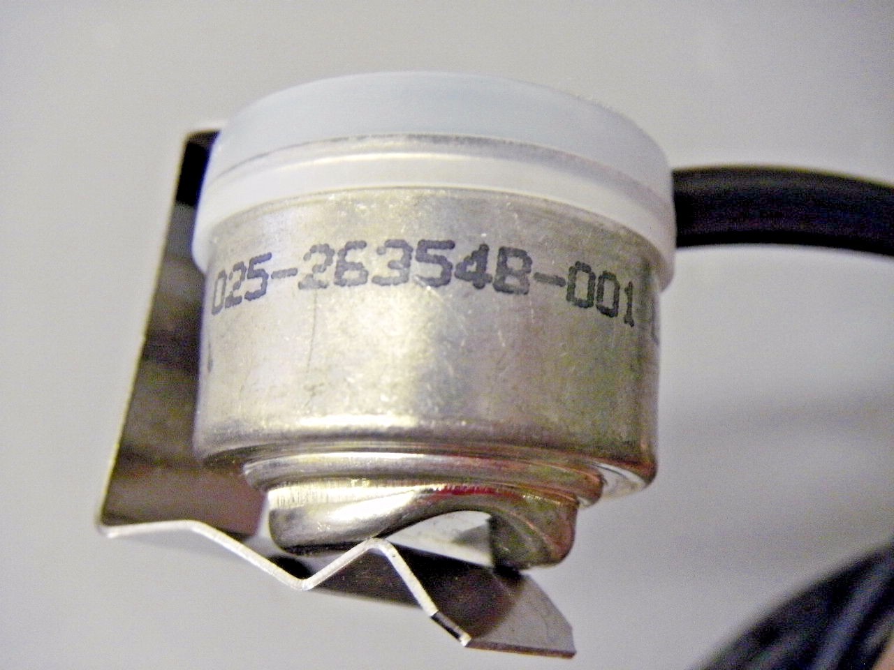 York Source1 02526354001 Temperature Control Sensor Switch Open 55 x Close 27