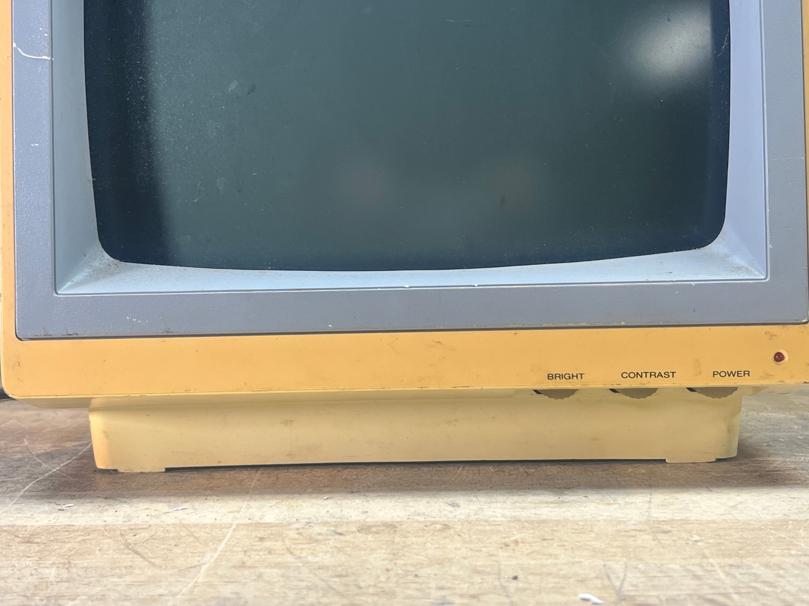 Goldstar MBM-2233 Vintage Monitor for Apple II Atari C64 1984 - 12" screen