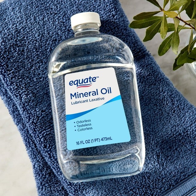 Equate Mineral Oil Lubricant Laxative Liquid for Constipation, 16 fl oz (474mL)