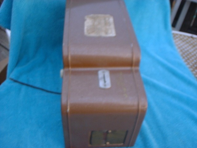 TRADIO COIN OPERATED HOTEL TUBE RADIO 2 hour 25-cents Untested Parts/Repair