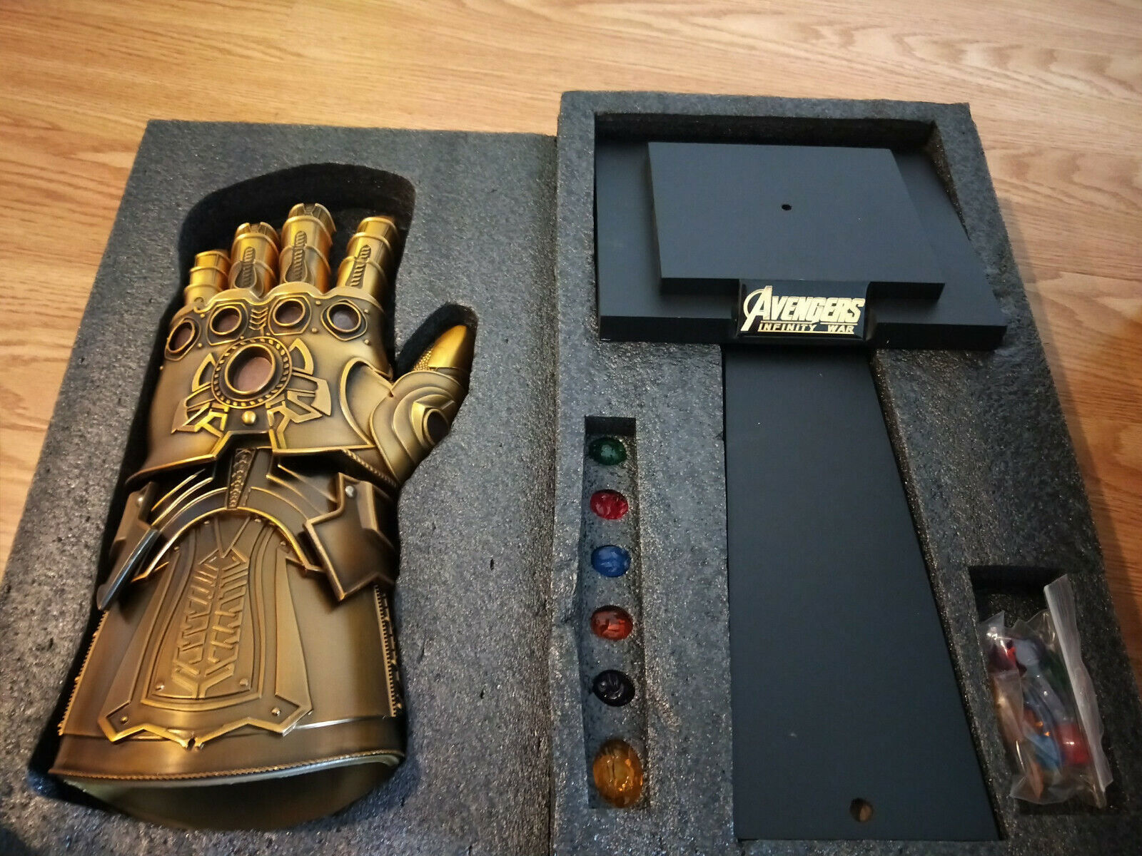 The Avenger Thanos Infinity Gauntlet Full Metal Wearable Infinity stones Cos 1/1