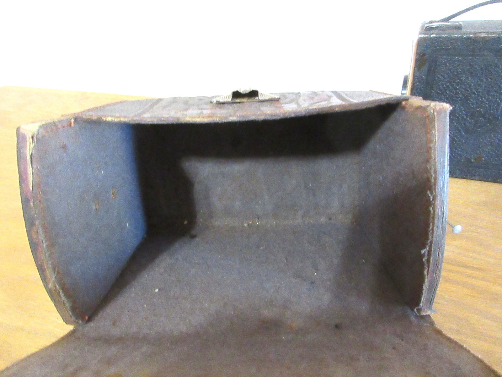 (O) Balda Rollbox Camera w/ Leather Case and Remote Cable Thread, 1930s