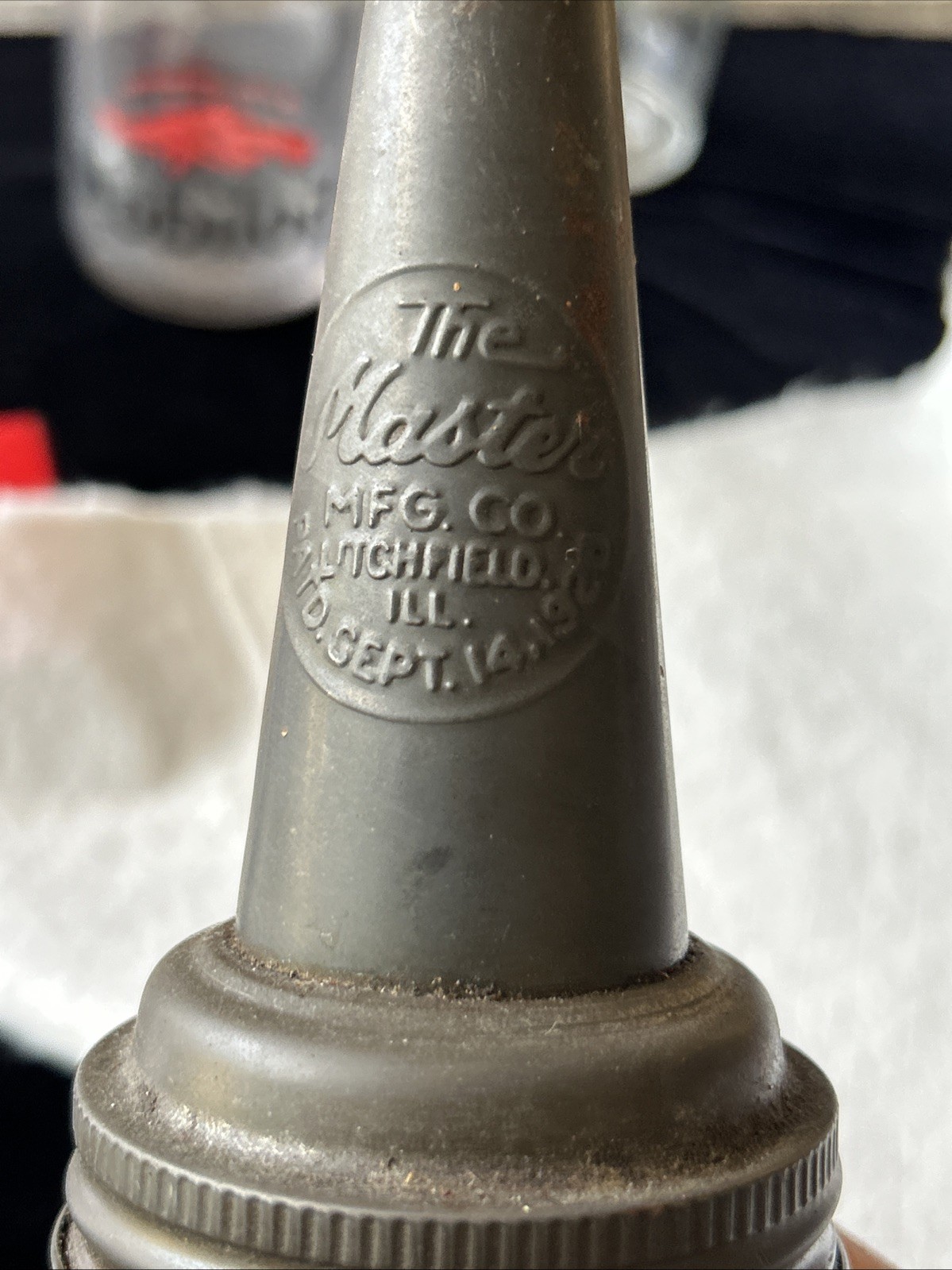 Vintage DOVER No. 80 Thumbprint 1-Quart Glass Oil Bottle w/ MASTER MFG Spout