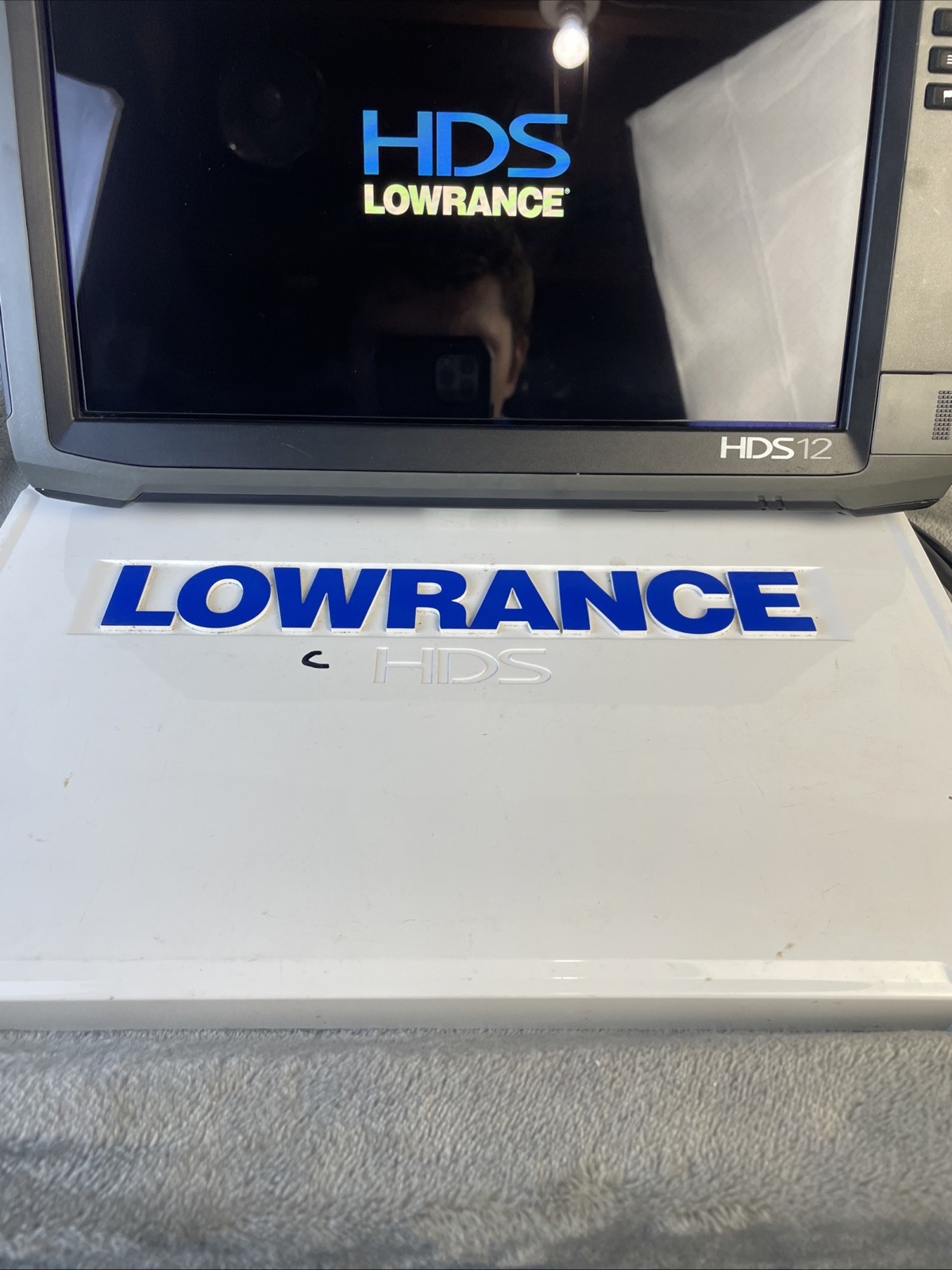Lowrance HDS 12 Gen 3 Depth Finder With Mount And Suncover Tested And Working