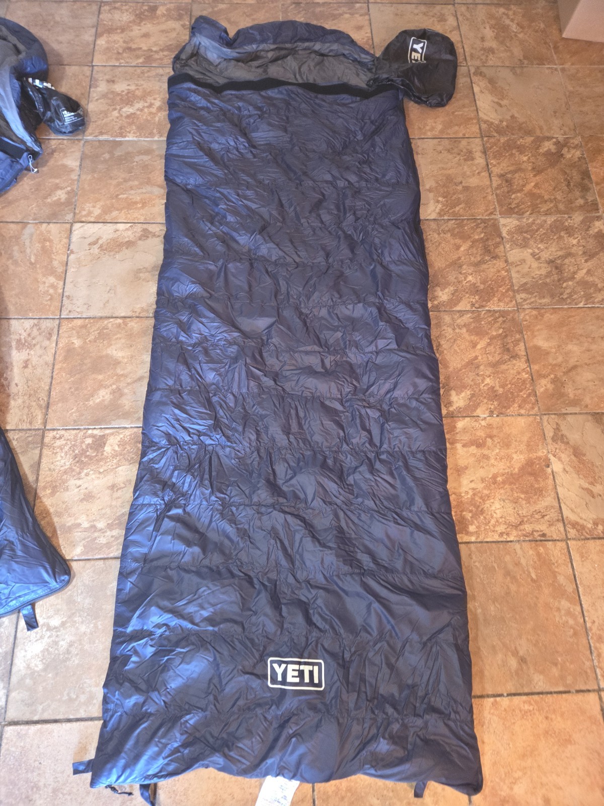 Yeti 41°F Down Sleeping Bag 650+ Fill Power Navy Size Regular