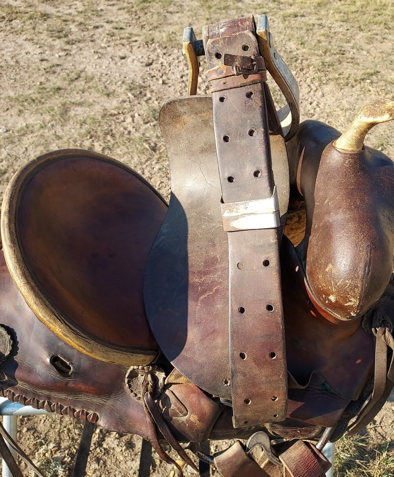 Vintage Whitney Maker Saratoga Wyo. - 14" Saddle - Heiser Fender