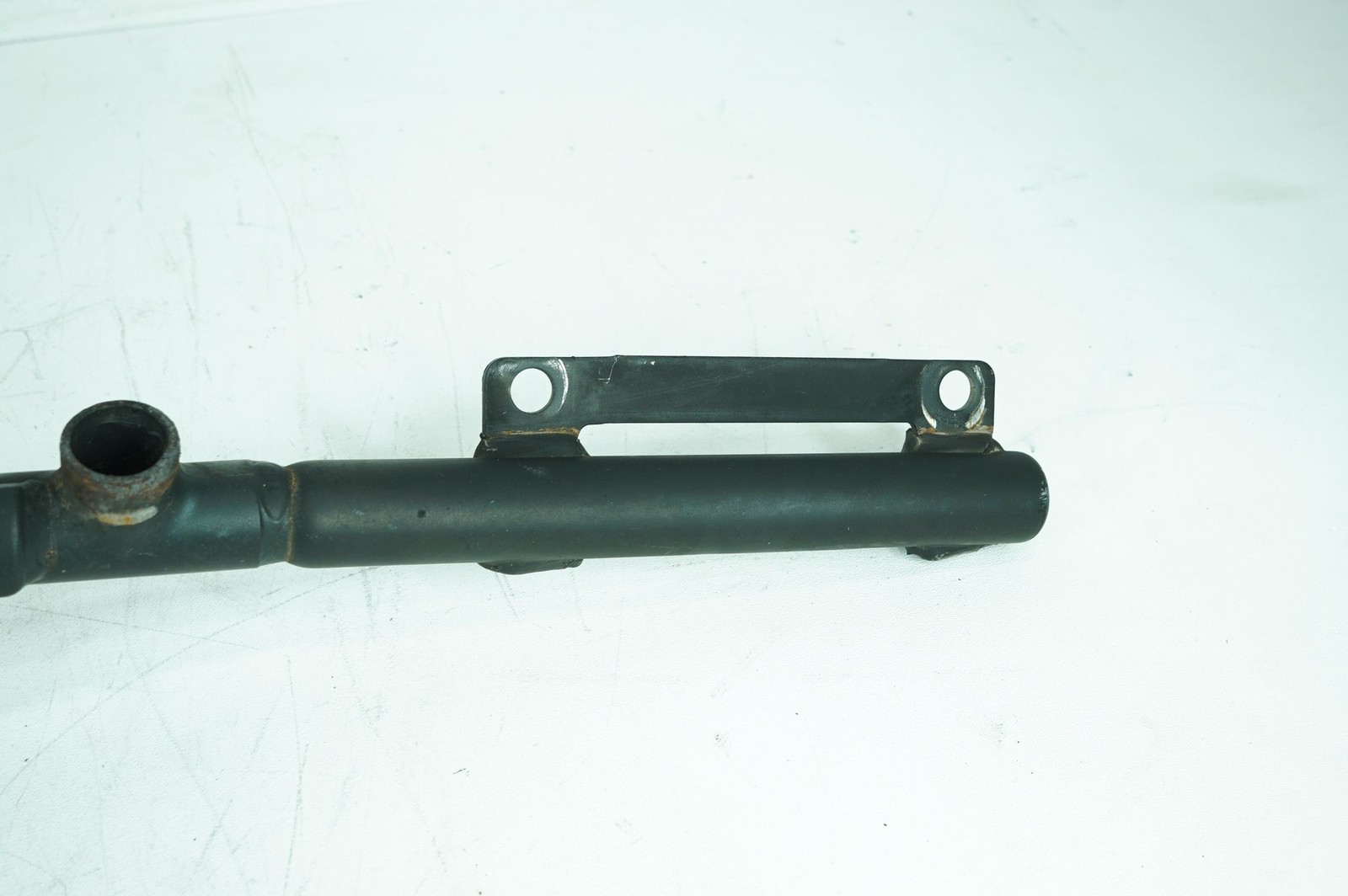 08 Harley Sportster XL1200 Low Exhaust Muffler Interconnect Bracket Support Bar