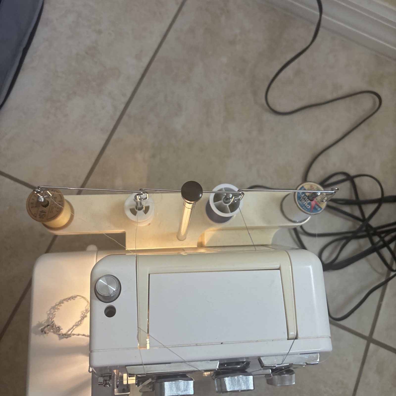 Husqvarna Huskylock 340-D Serger w/Foot Pedal & Hard Case Lock Key Sewing Instru