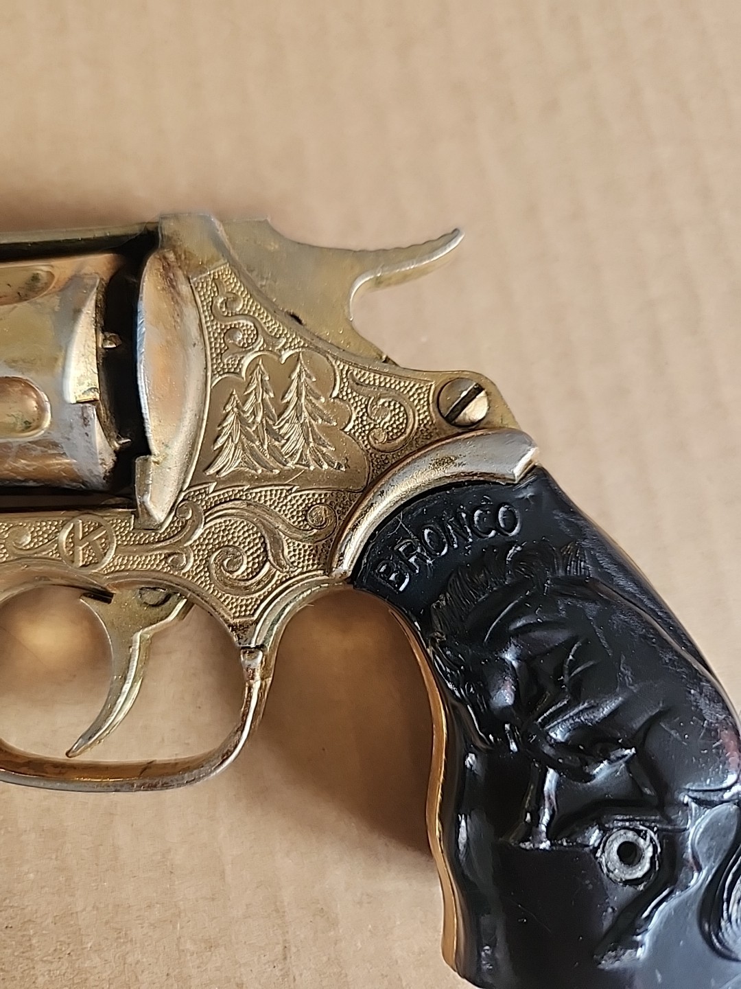 VINTAGE KILGORE BRONCO GOLD PLATED CAP GUN WITH BLACK GRIPS - 1950's WORKING