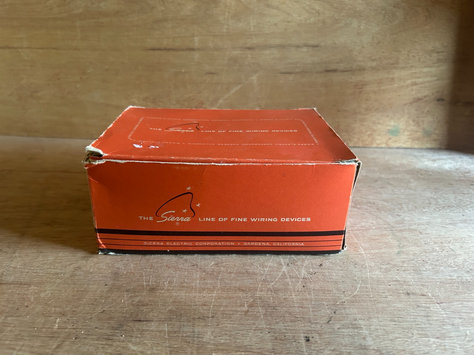 Sierra Single Toggle Switch Cover Wall Plate Lot 24 Ivory Ribbed Vtg Plastic NOS