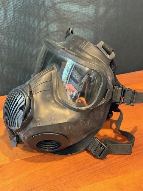 AVON C-50 PROTECTIVE GAS MASK SIZE MEDIUM