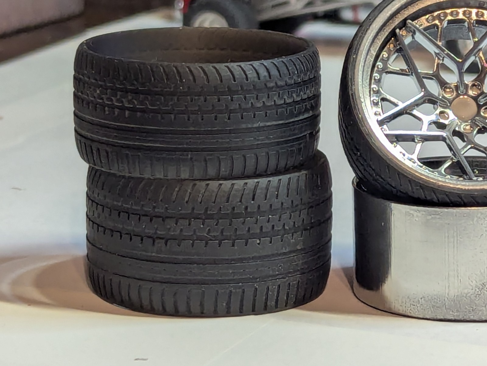 1/18 scale 3d printed tires and wheels (Chrome)