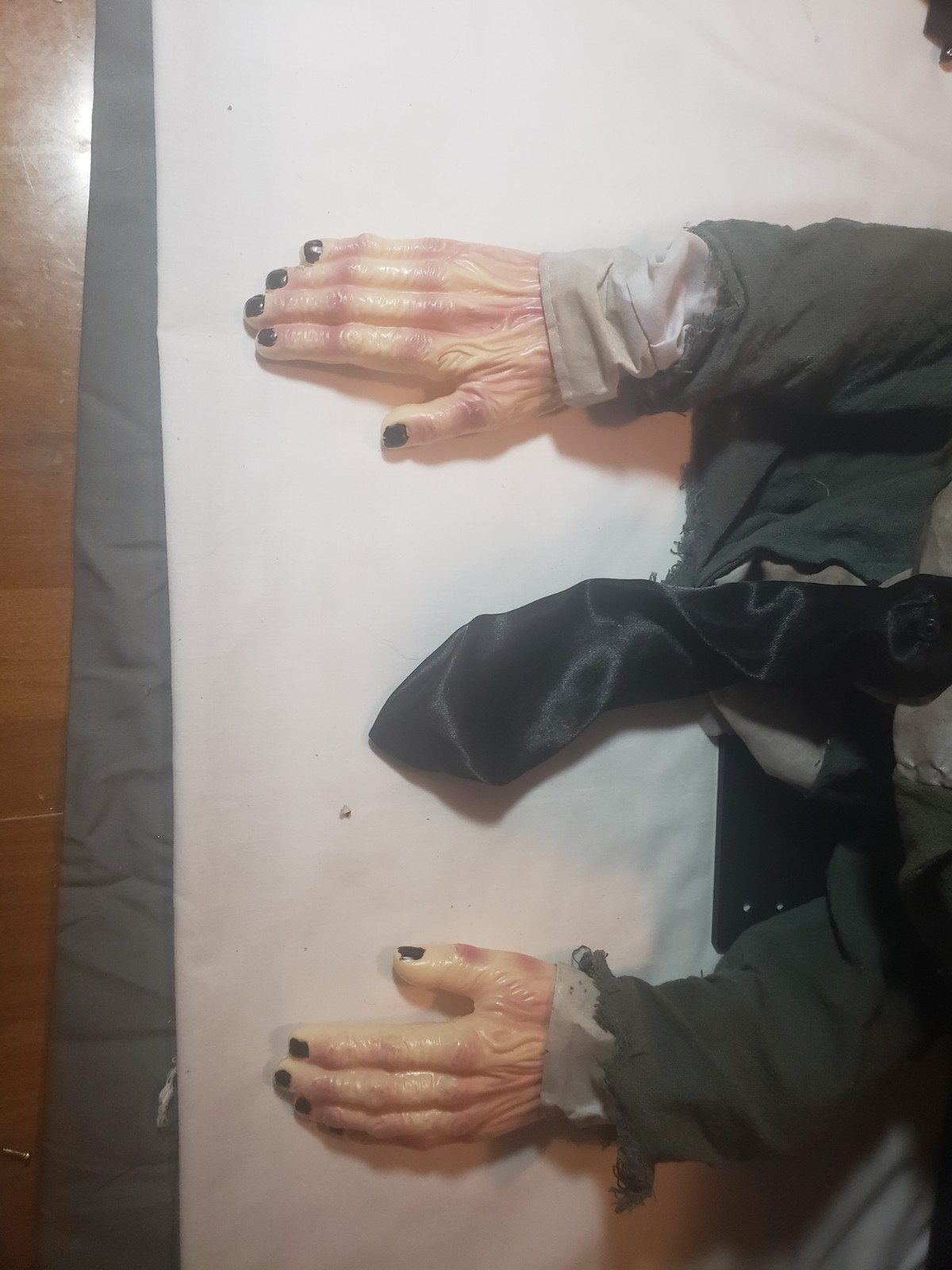 Rising Zombie Halloween Animatronic Prop Spirit Totally Ghoul Decoration Read