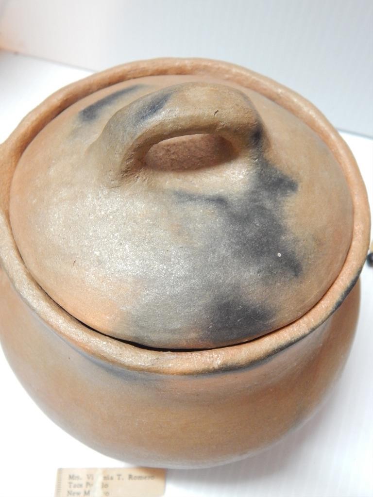 VIRGINIA T. ROMERO(d) VINTAGE MICACEOUS CLAY TAOS PUEBLO INDIAN POTTERY BEAN POT