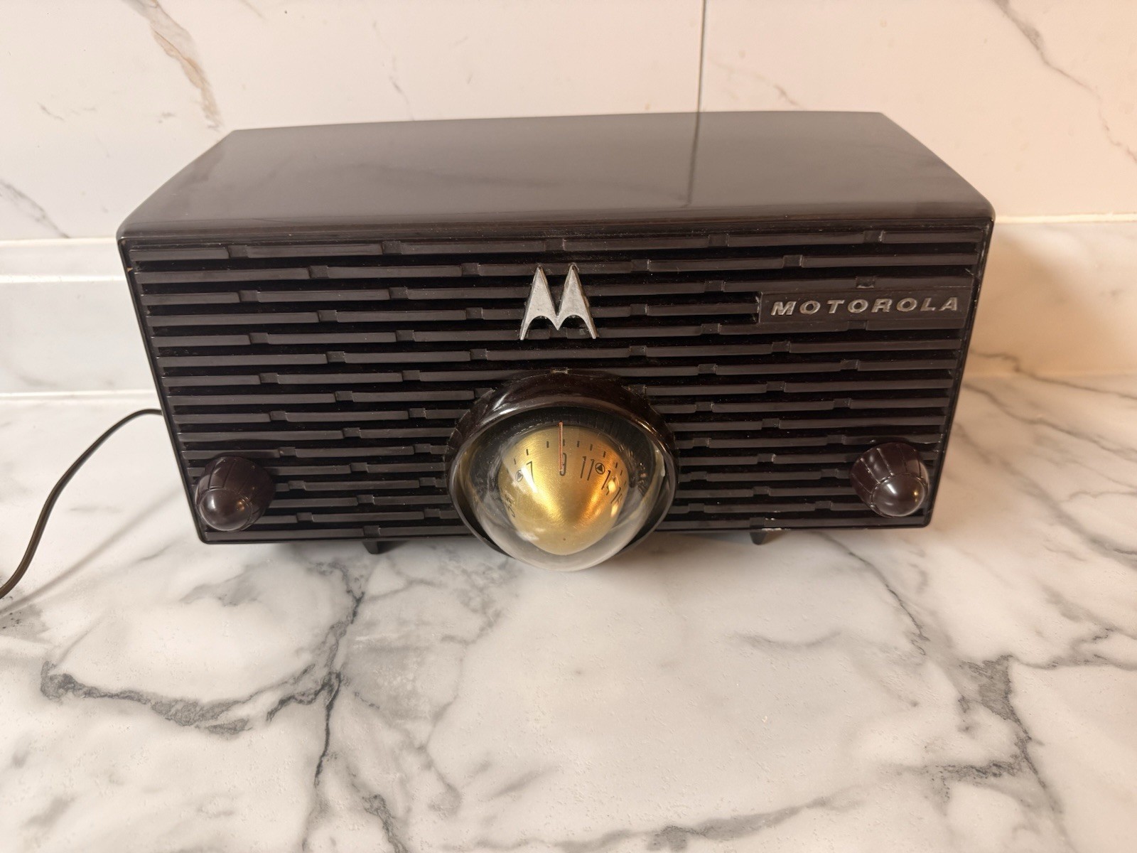 Vintage 1955 Motorola Tube Radio Model 56H MCM Atomic Era See Video USA Model